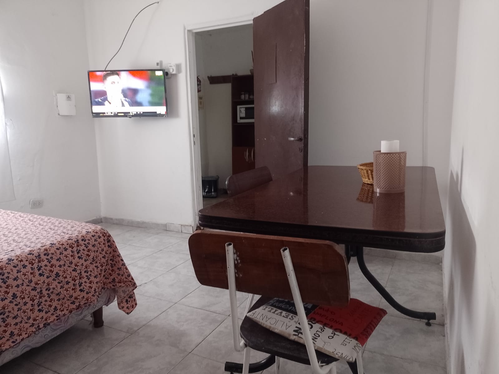 Alojamiento econ&oacute;mico de buena ubicaci&oacute;n